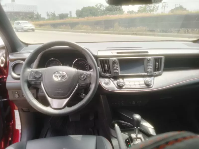 Toyota RAV 4   - 2018