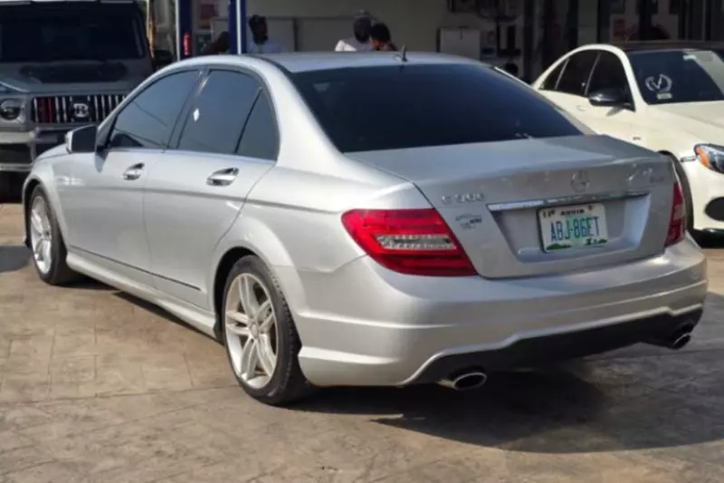 Mercedes-Benz C 300   - 2013