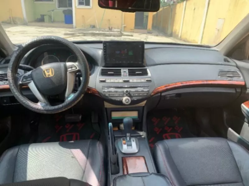 Honda Accord   - 2009