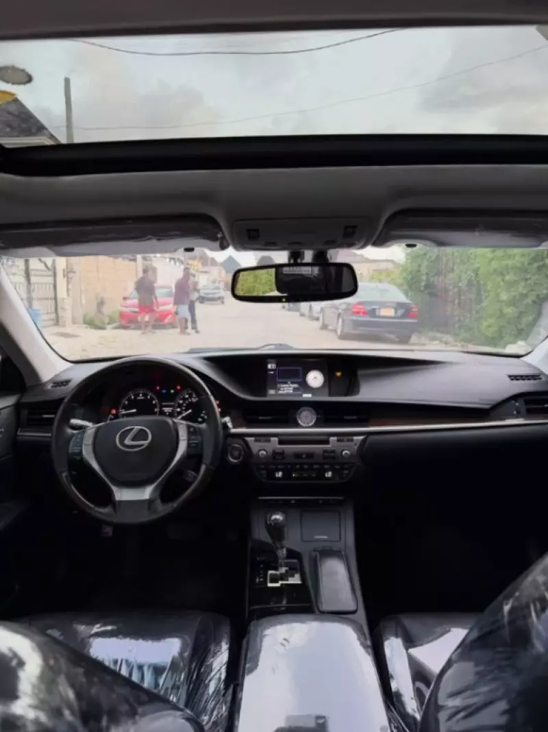 Lexus ES   - 2014