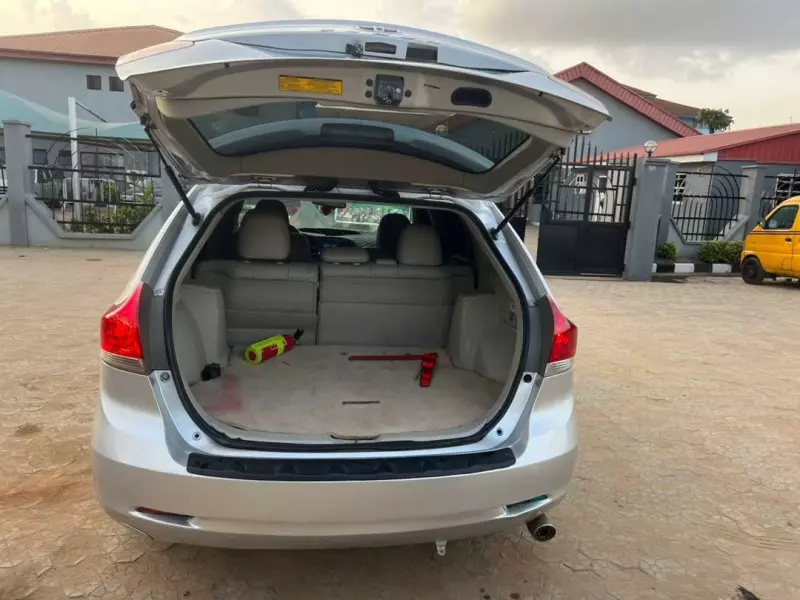 TOYOTA Venza   - 2010
