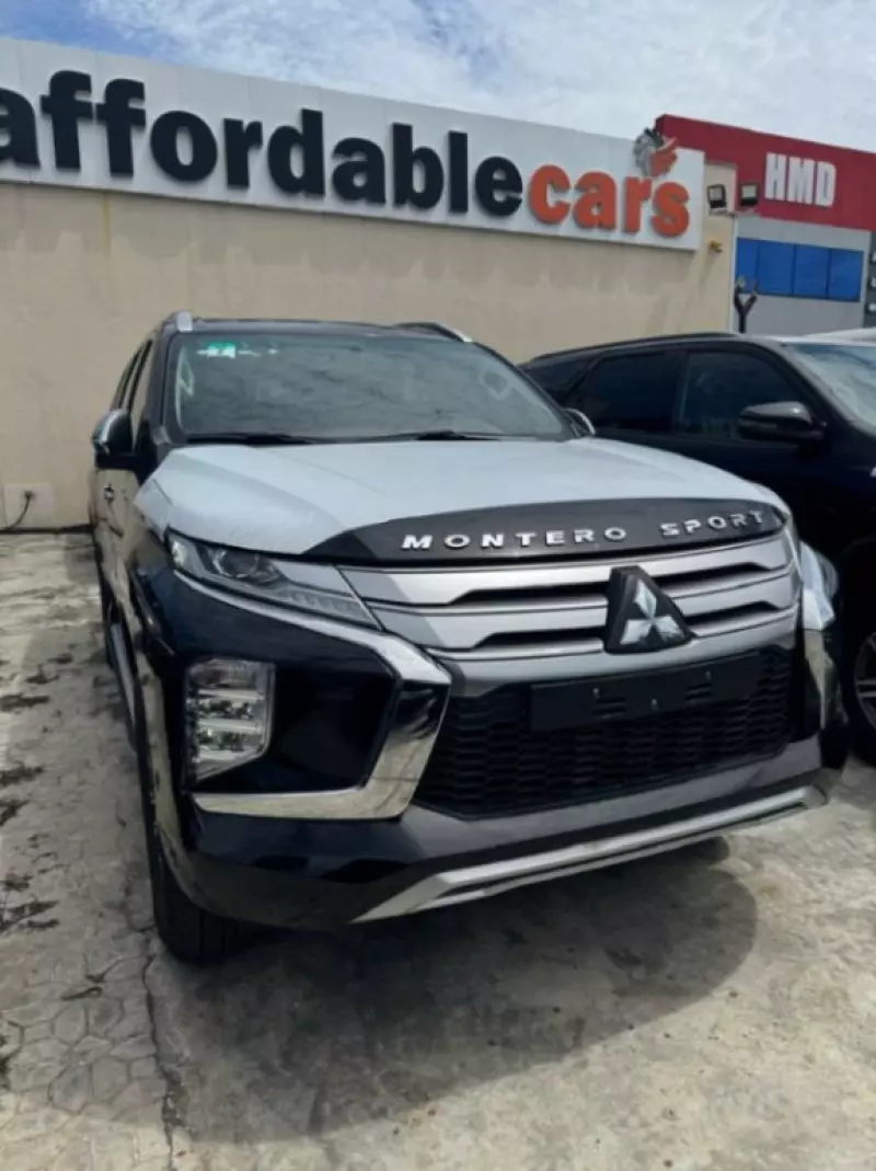 Mitsubishi Montero Sport   - 2024