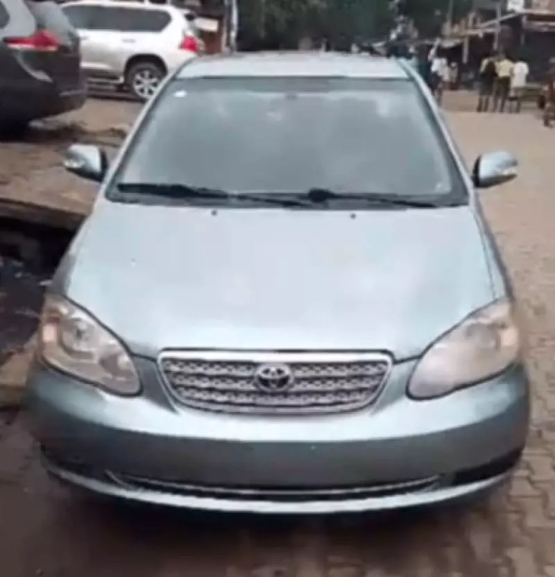 TOYOTA Corolla - 2005