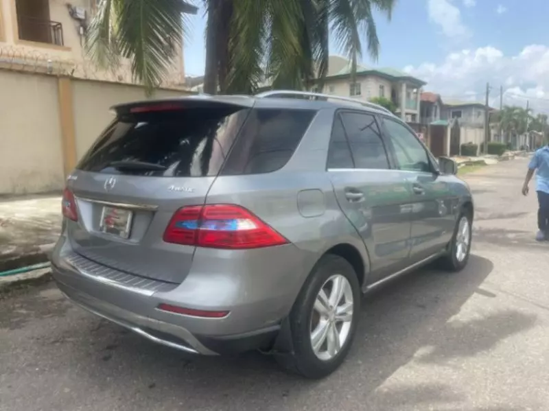 Mercedes-Benz ML 350   - 2012