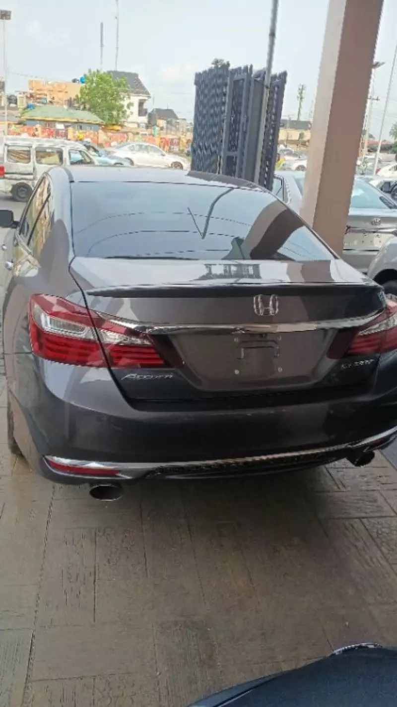 Honda Accord   - 2016