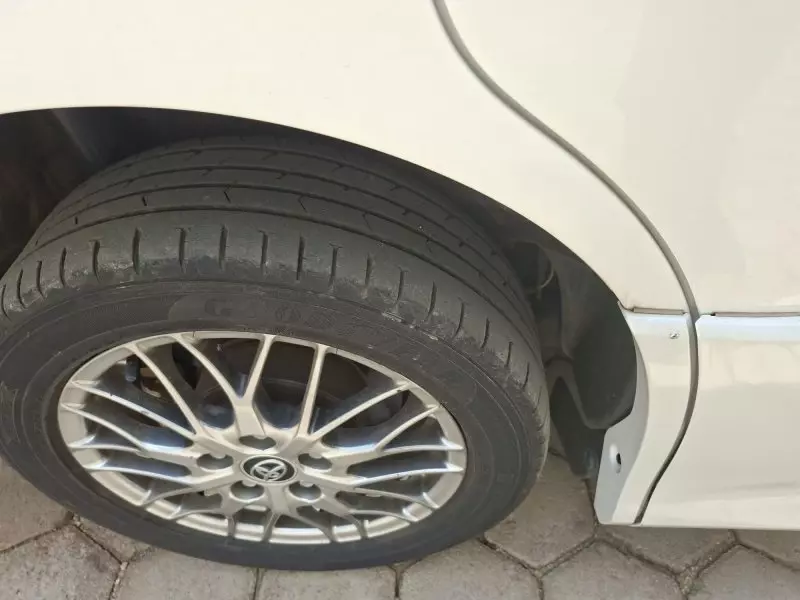 Toyota Noah Hybrid   - 2016