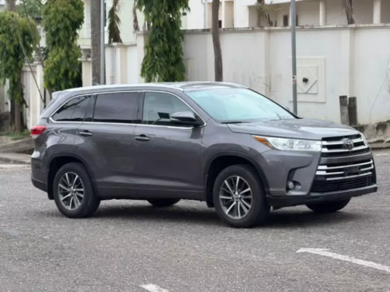 TOYOTA Highlander   - 2018