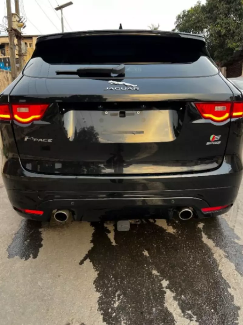 Jaguar F-Pace   - 2017