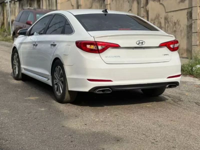 Hyundai SONATA 2,0L BVA GL   - 2015