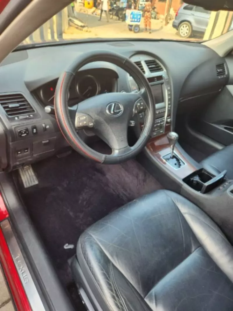 Lexus ES 350   - 2010