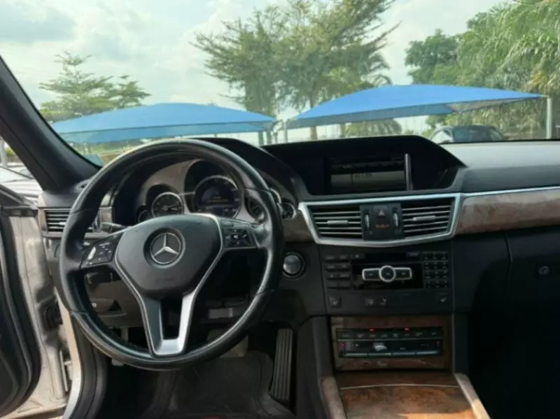 Mercedes-Benz E350   - 2013