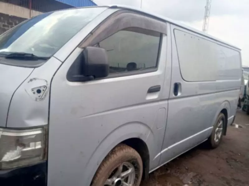 Toyota Hiace   - 2013