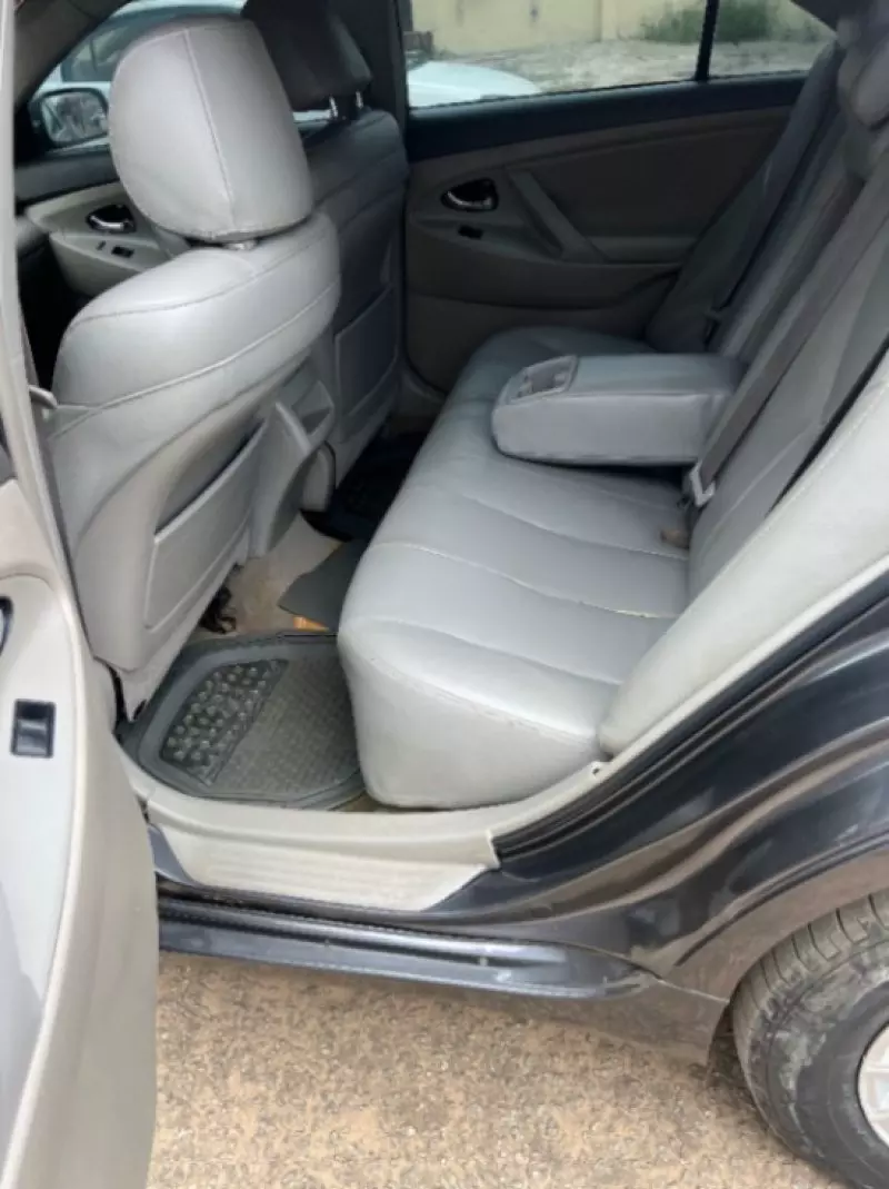 Toyota Camry   - 2009