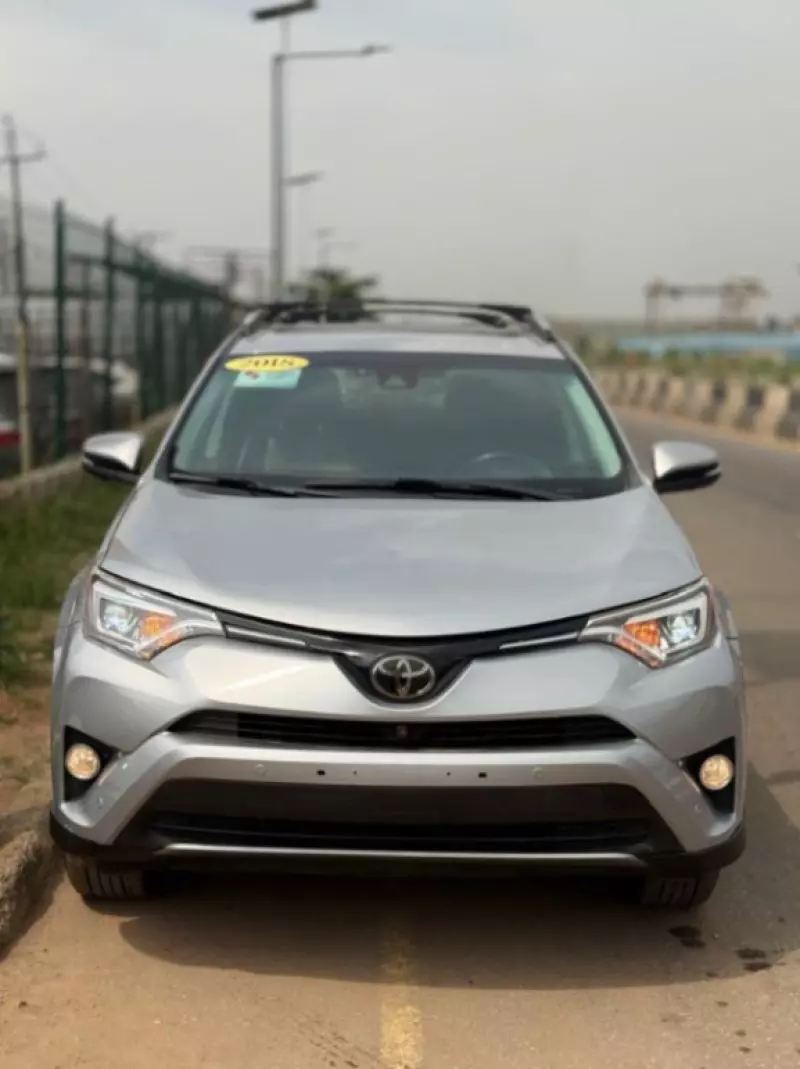 Toyota RAV 4   - 2018
