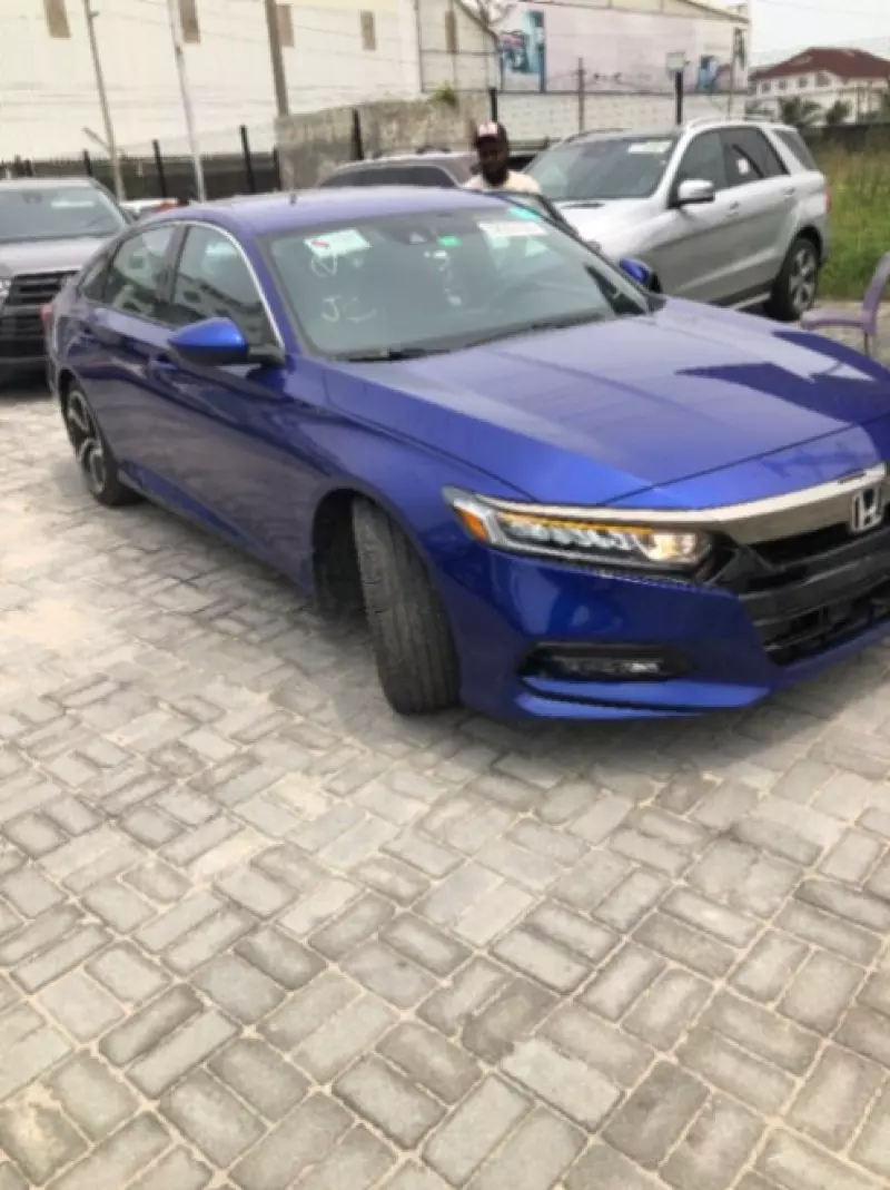 Honda Accord   - 2009