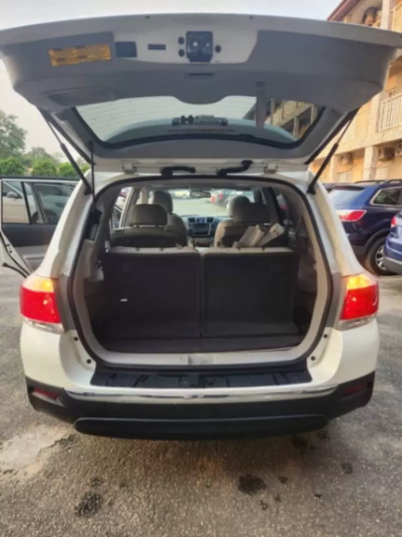Toyota Highlander   - 2013