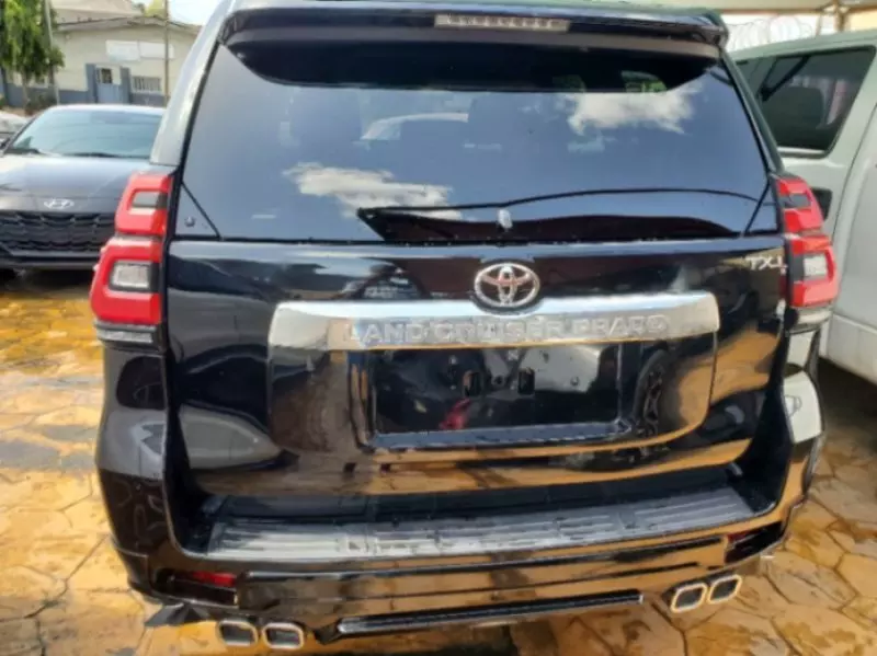 Toyota Landcruiser Prado   - 2017