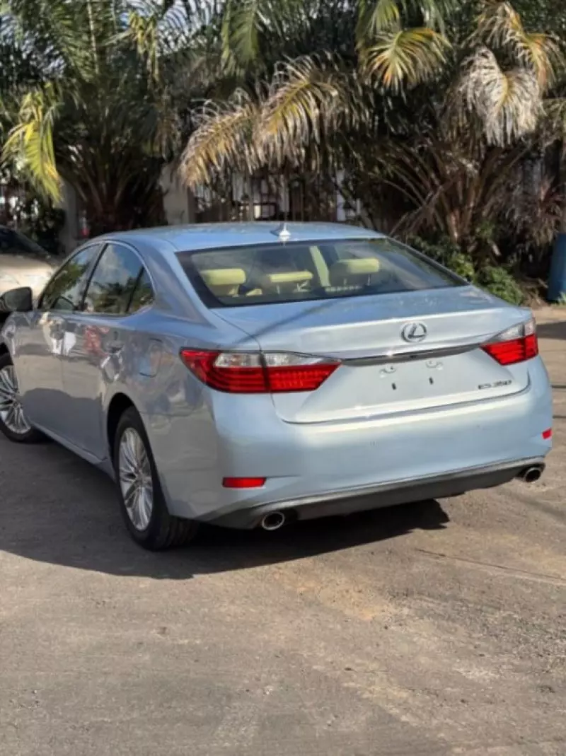 Lexus ES 350   - 2013
