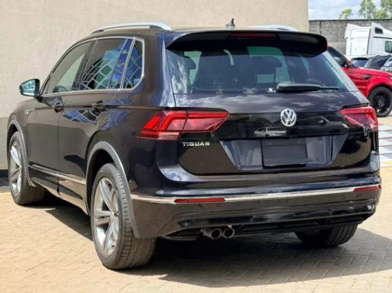 Volkswagen Tiguan   - 2014