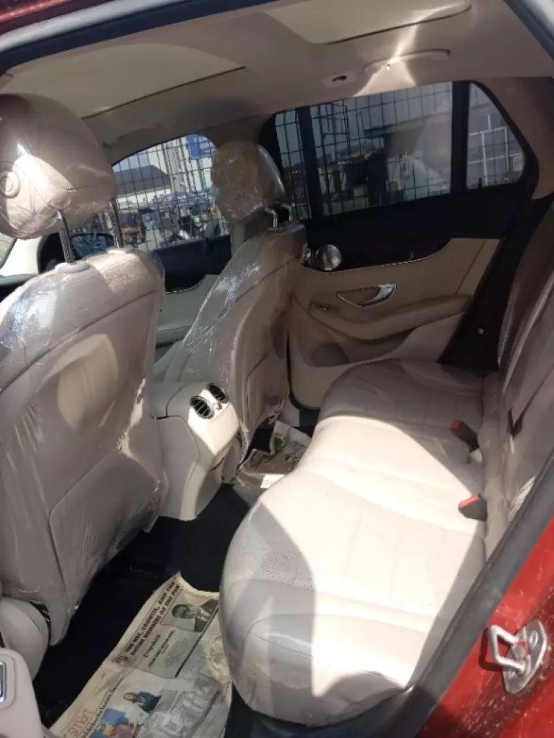 Mercedes-Benz GLC 300   - 2017