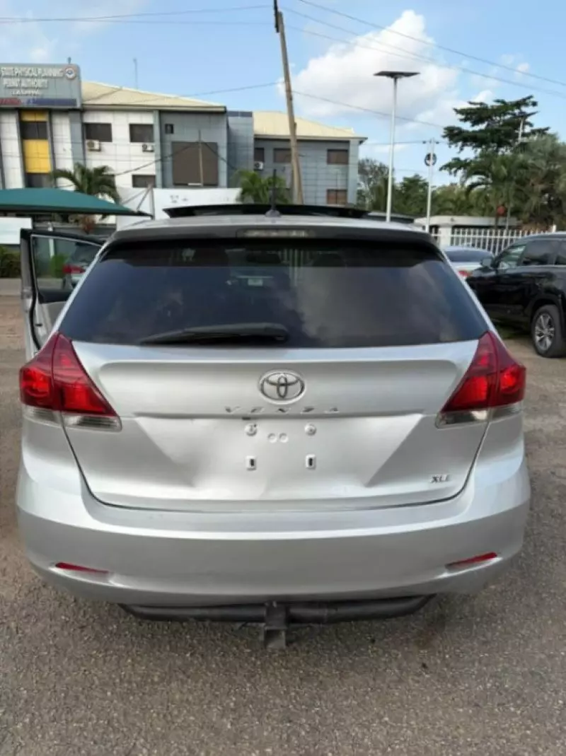 Toyota Venza   - 2013