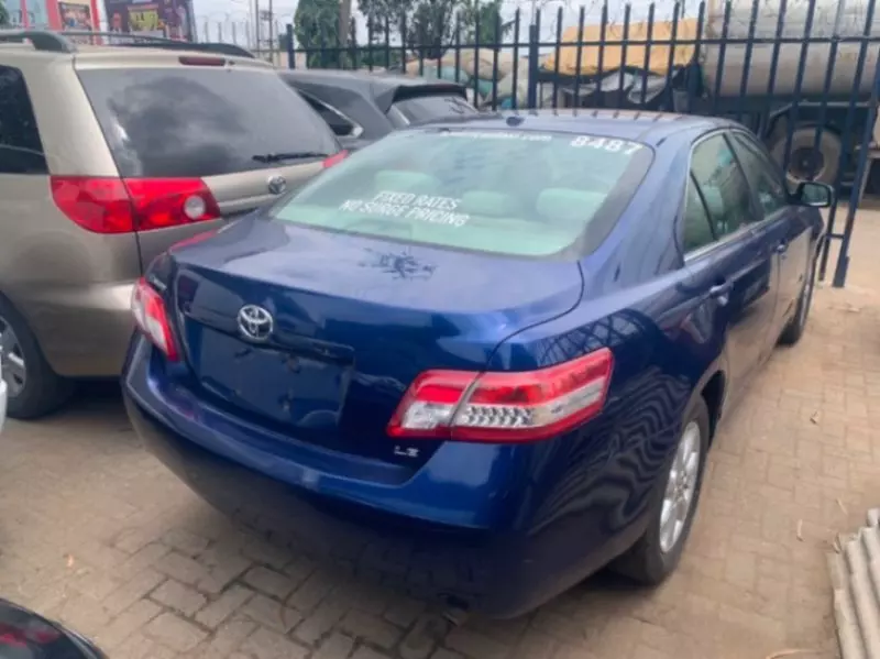 TOYOTA Camry   - 2011