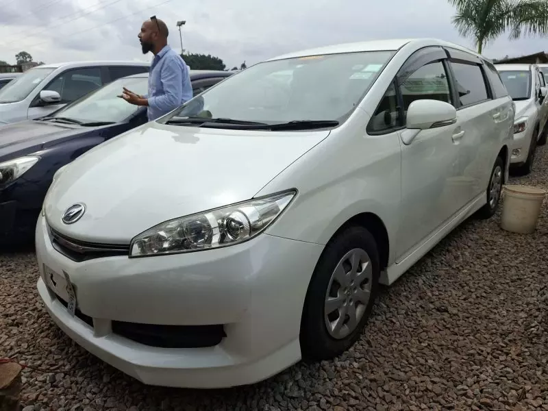 Toyota Wish   - 2012