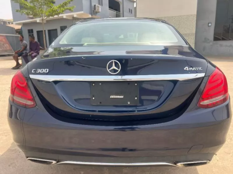 Mercedes-Benz C 300   - 2015