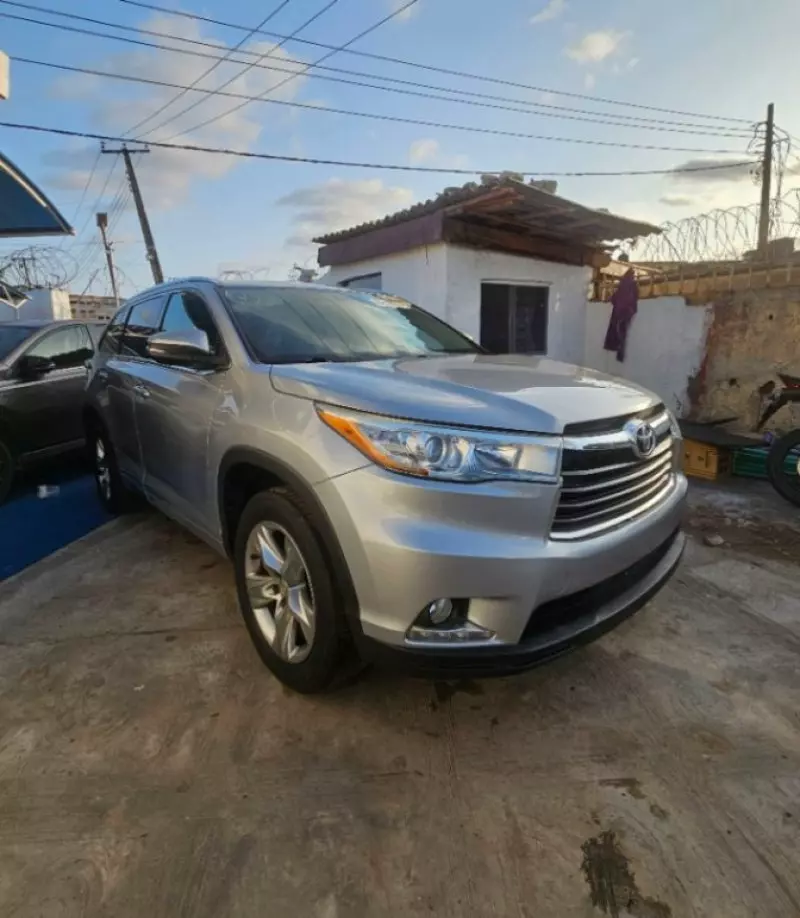 Toyota Highlander   - 2015