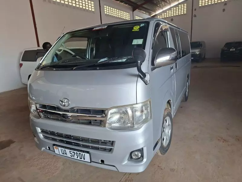 Toyota Hiace   - 2012