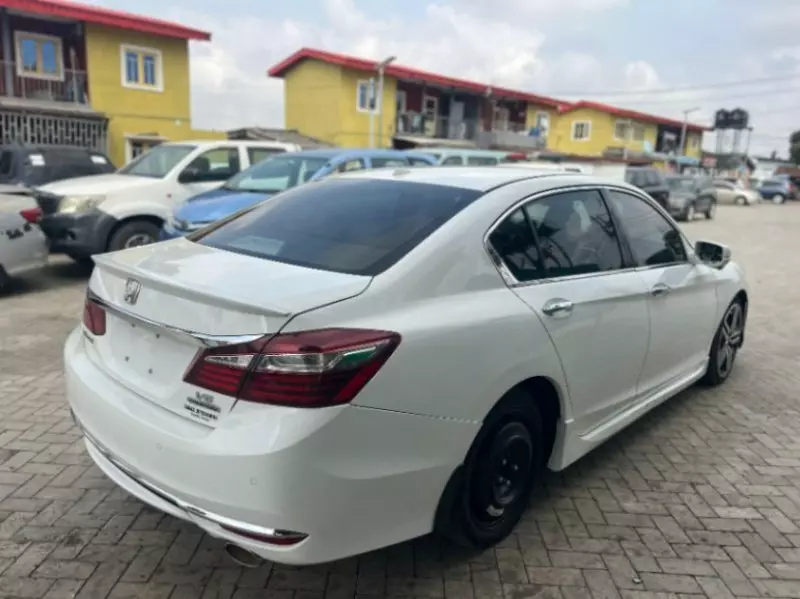 Honda Accord - 2016