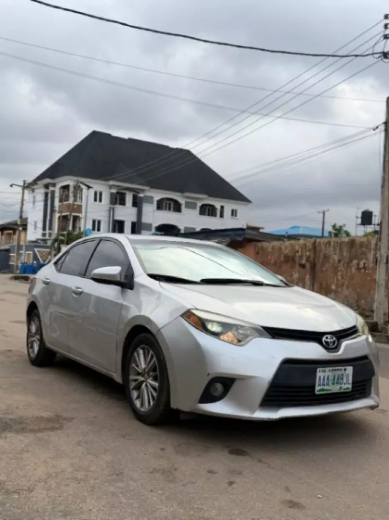 TOYOTA Corolla   - 2015