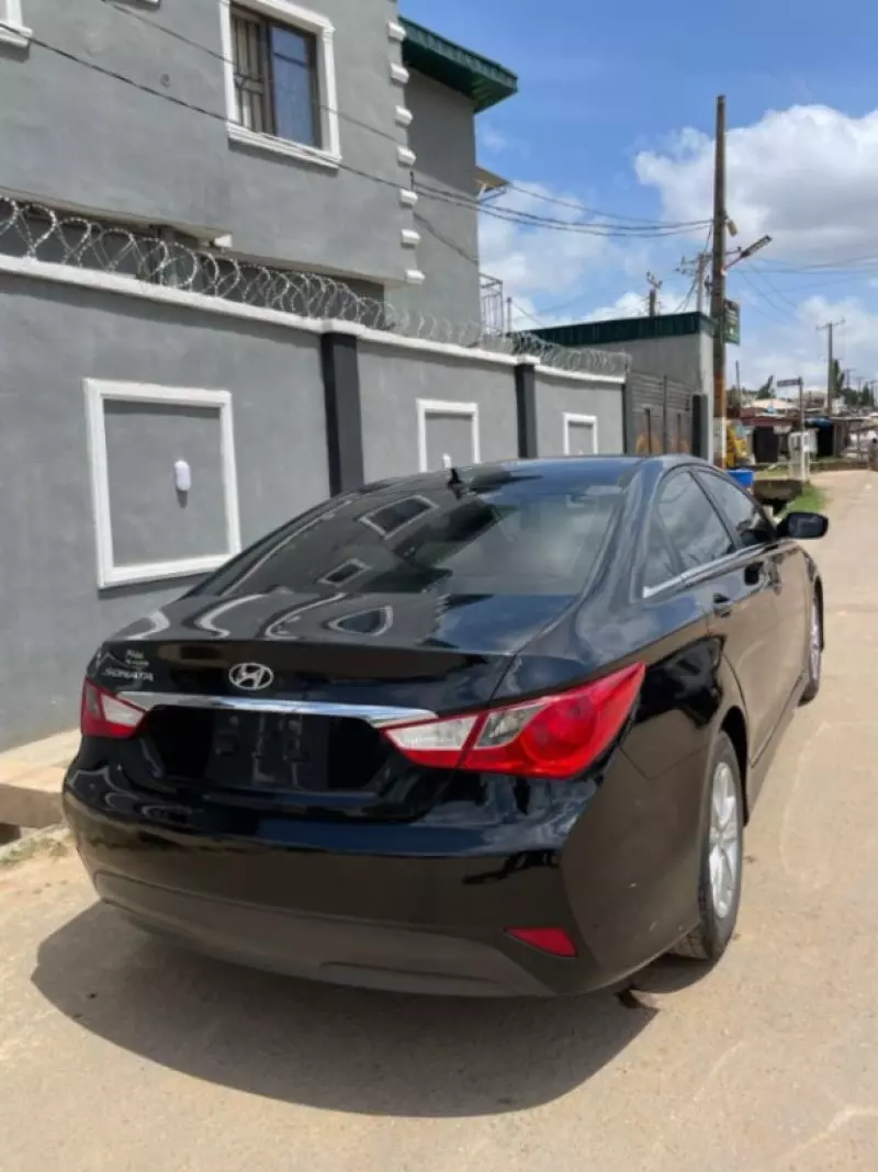 Hyundai Sonata   - 2014