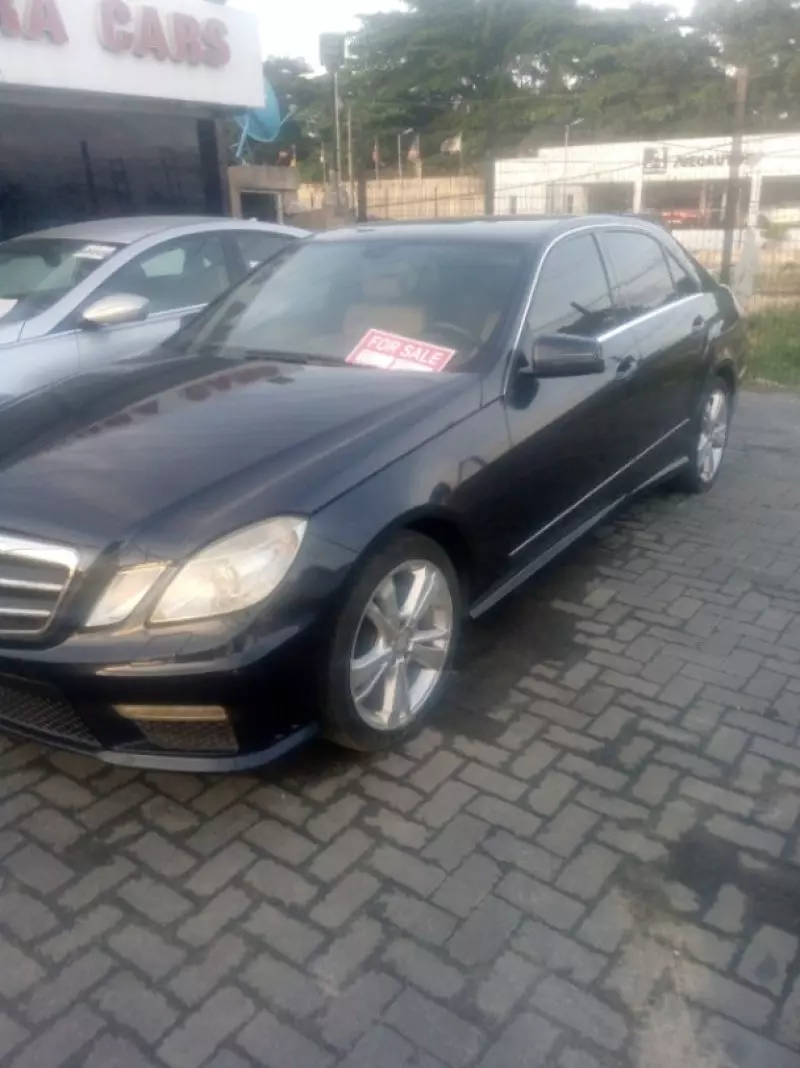 Mercedes-Benz E350   - 2012
