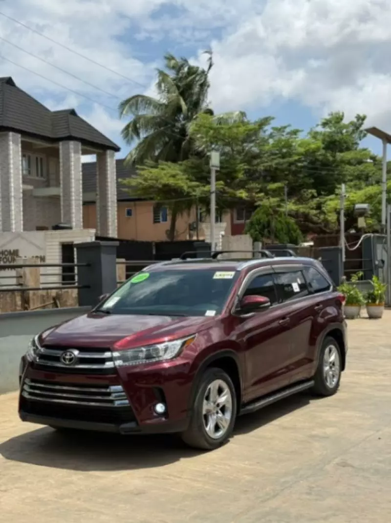 TOYOTA Highlander   - 2015