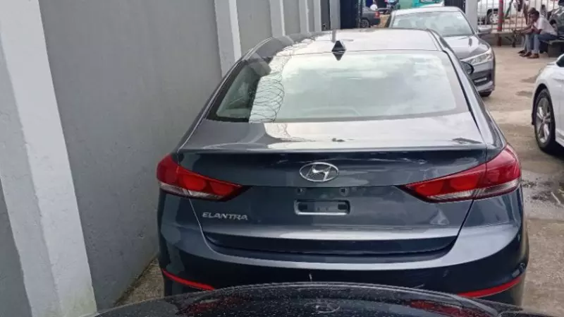 Hyundai Elantra   - 2018