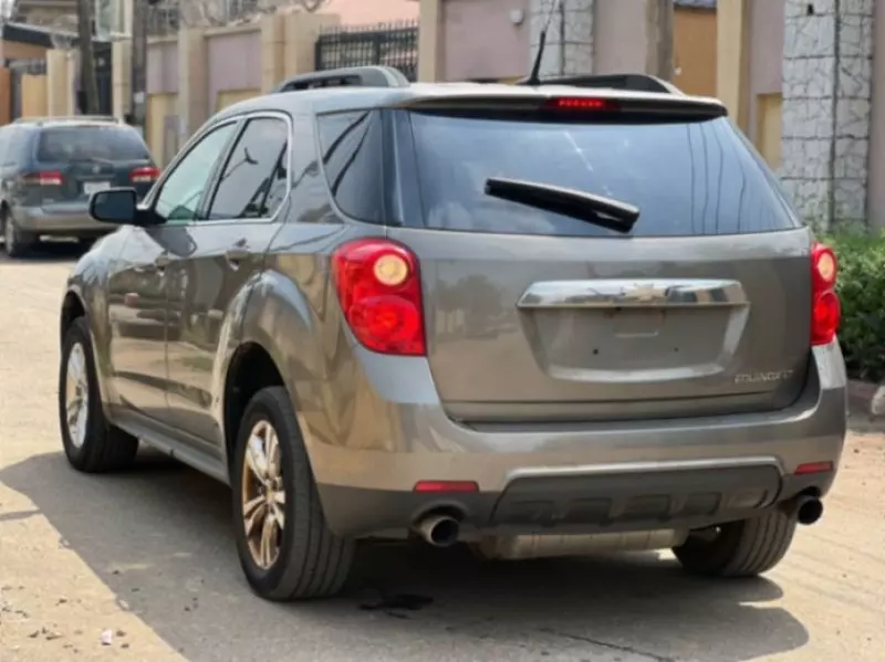 Chevrolet Equinox   - 2012