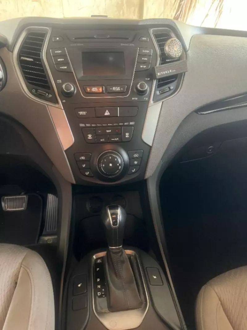Hyundai Santa Fe   - 2014
