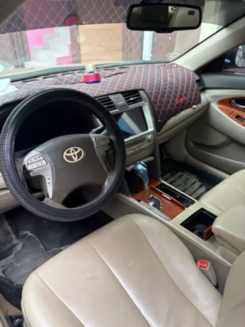 Toyota Camry   - 2011