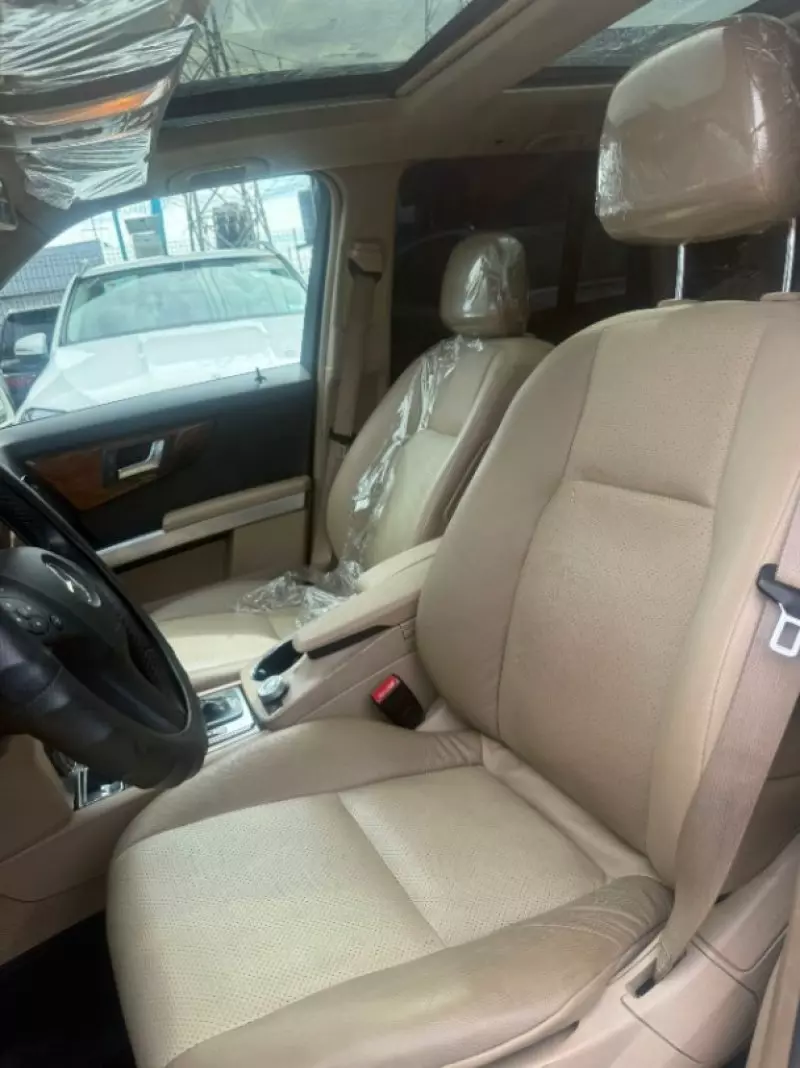 Mercedes-Benz GLK 350   - 2012