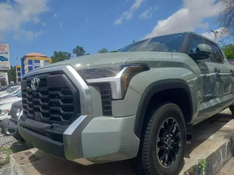 Toyota Tundra   - 2024