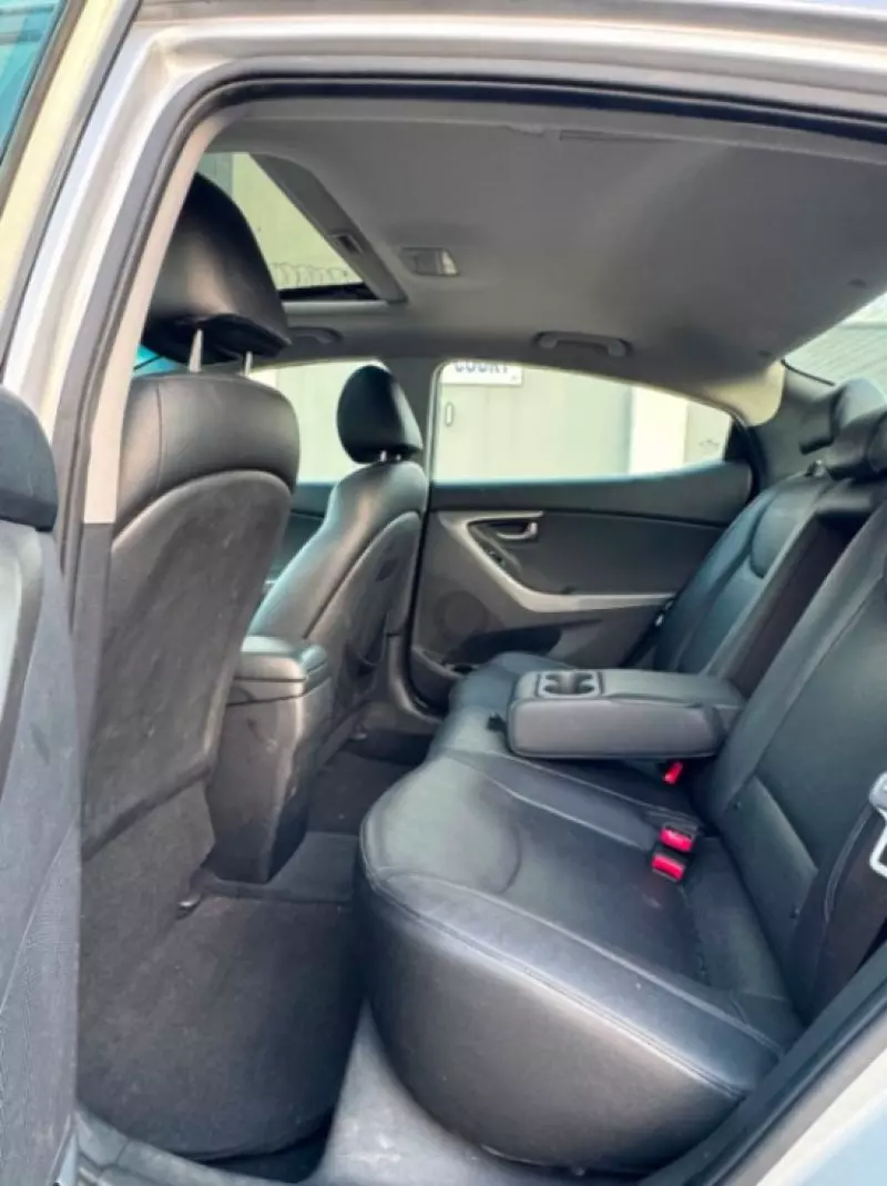 Hyundai Elantra   - 2013