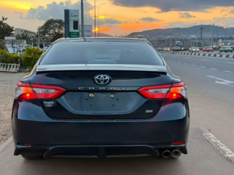 TOYOTA Camry   - 2018