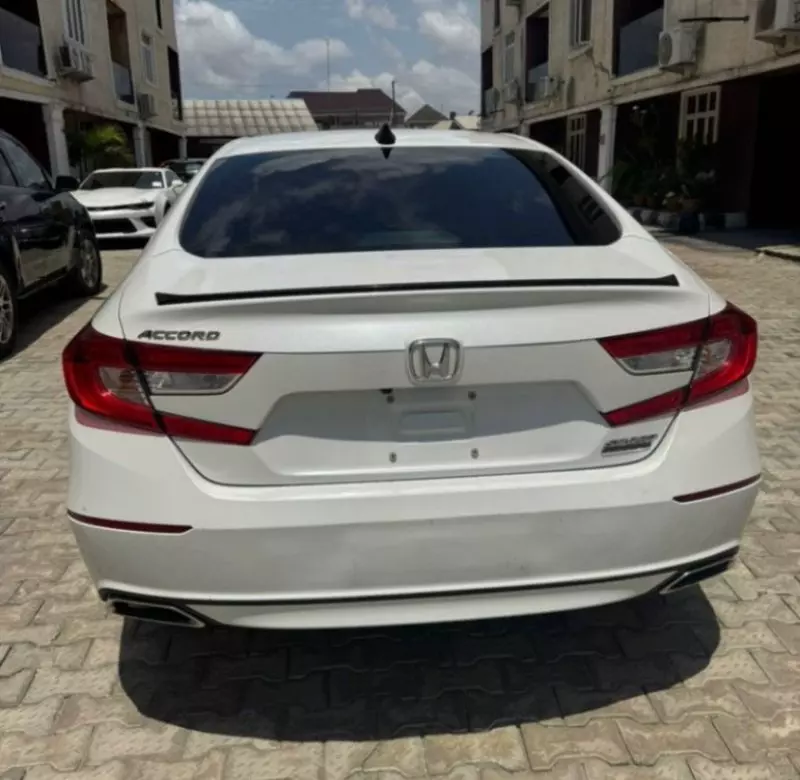 Honda Accord   - 2022