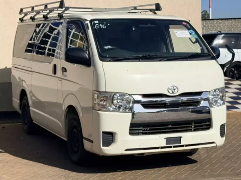 Toyota Hiace   - 2018