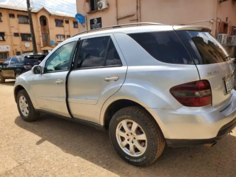 Mercedes-Benz ML 350   - 2005