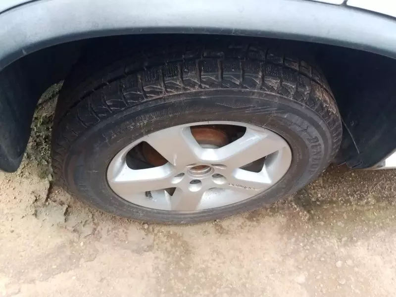 Volkswagen Tiguan   - 2012