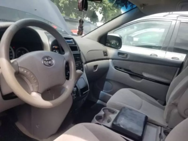 Toyota Sienna   - 2006