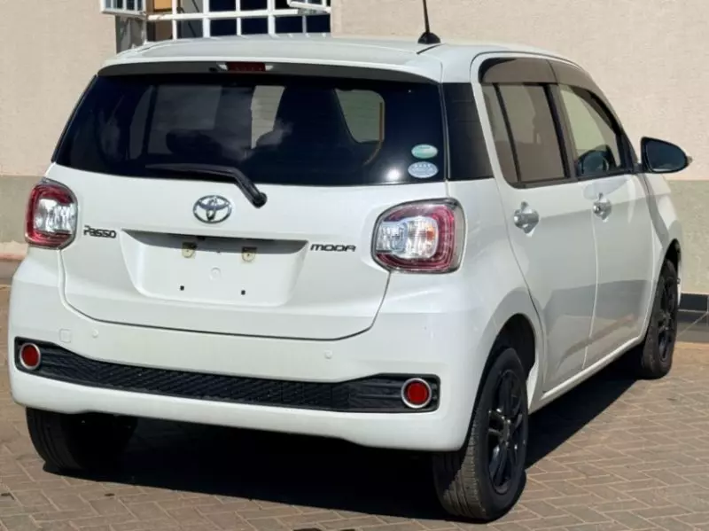 Toyota Passo   - 2018