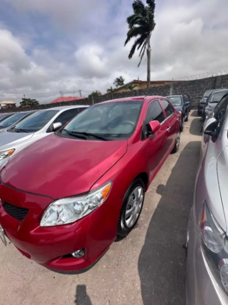 Toyota Corolla   - 2010
